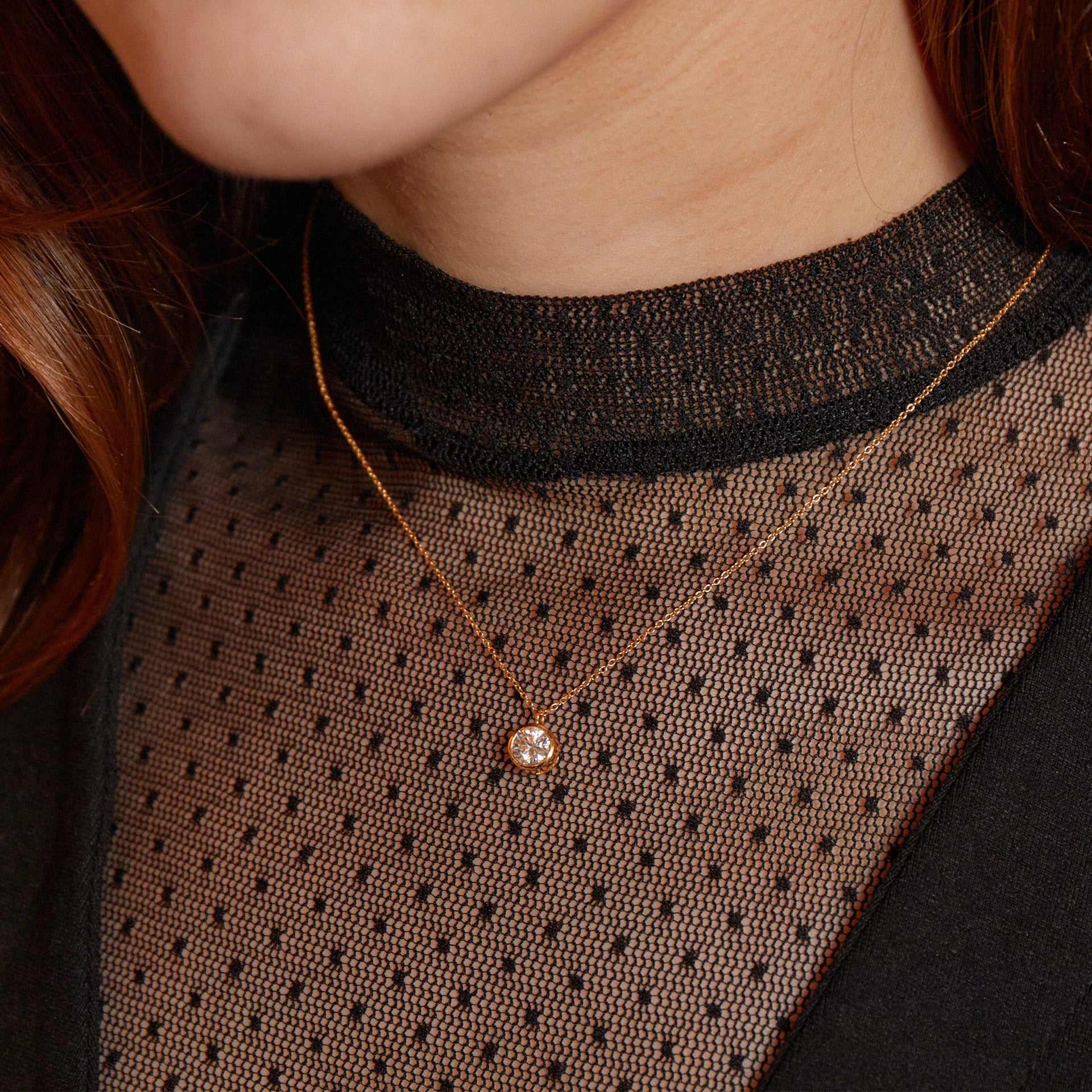 Delicate Round Shaped Gold Diamond Necklace Bezel Set