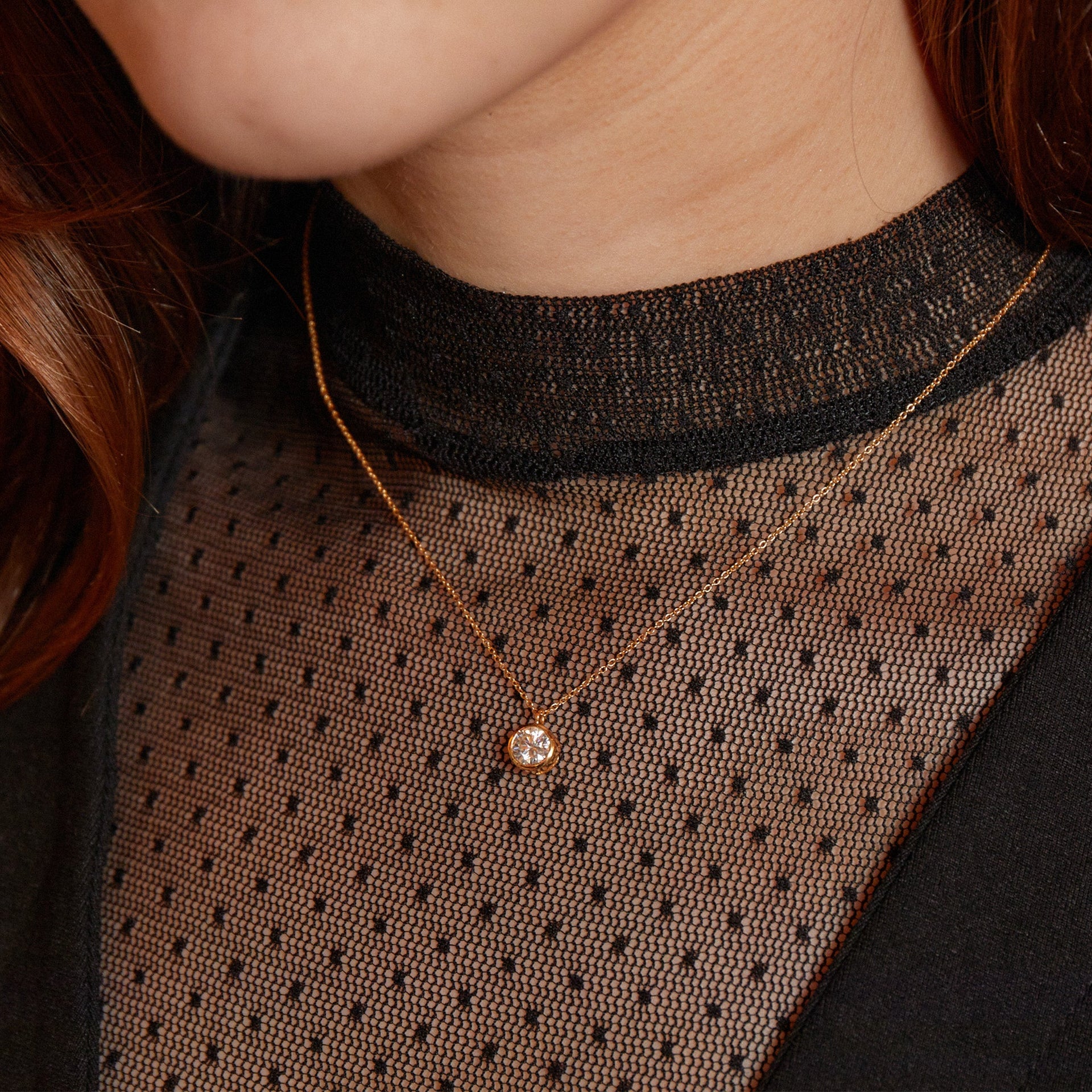 Delicate Round Shaped Gold Diamond Necklace Bezel Set