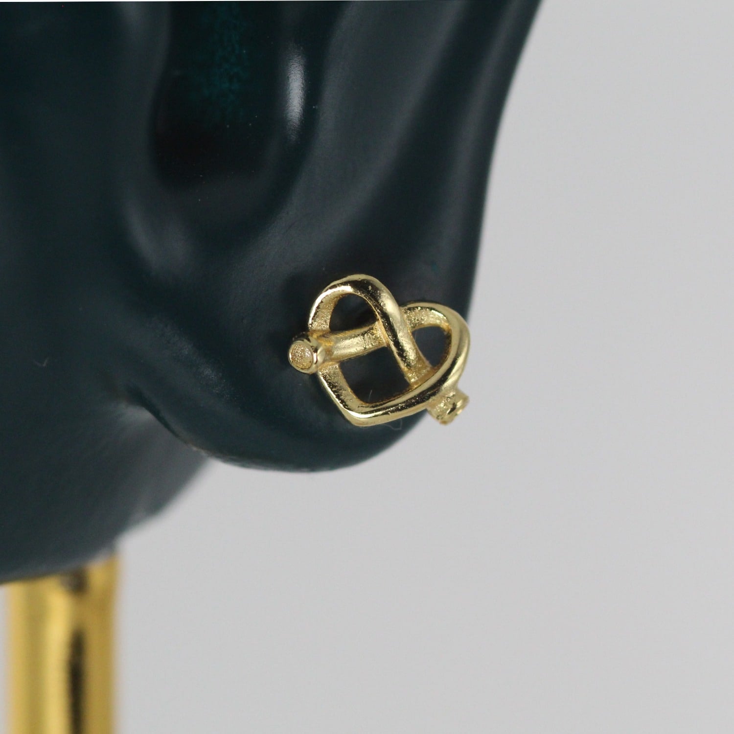 14K New York Pretzel Heart Stud Yellow Solid Gold Earrings