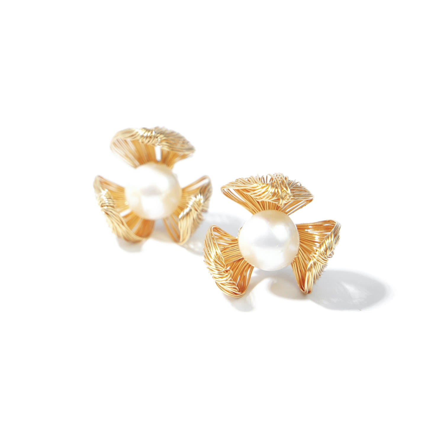 Iris 10Mm Freshwater Pearl Studs Earrings