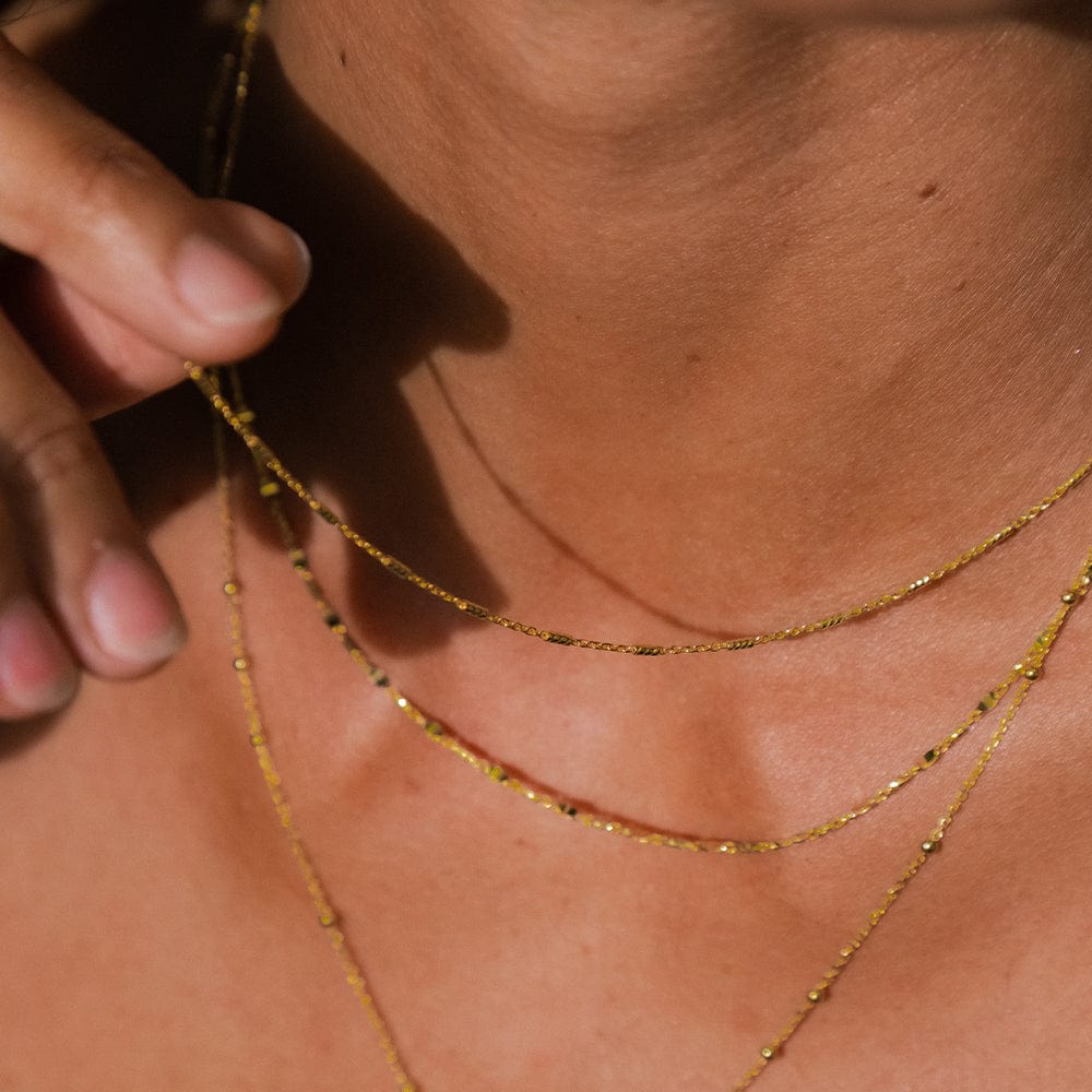 nova-modern-chain-necklace-18ct-gold-plated-daisy-london