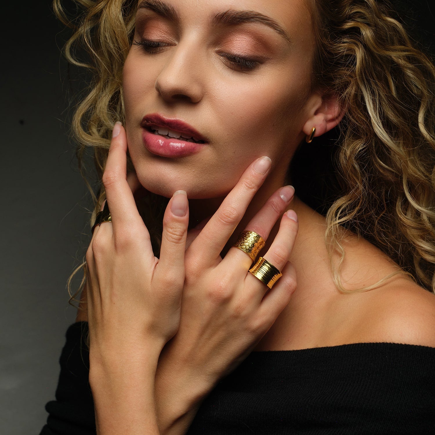 Nudo Gold Short Scratch Ring - Fully Size Adjustable