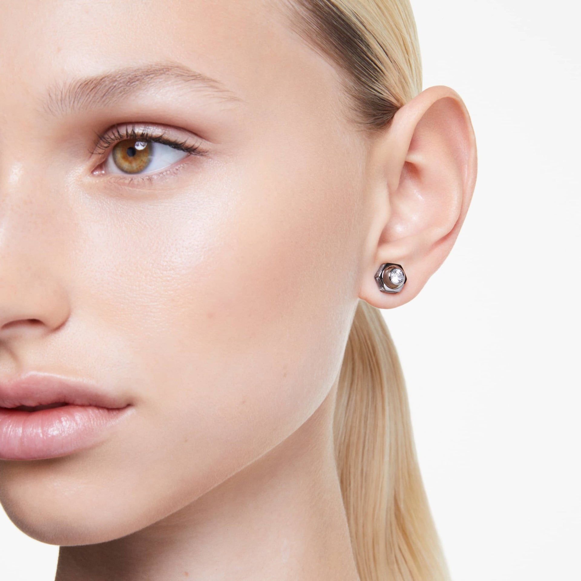 NUMINA STUD EARRINGS ROUND CUT WHITE RUTHENIUM PLATED