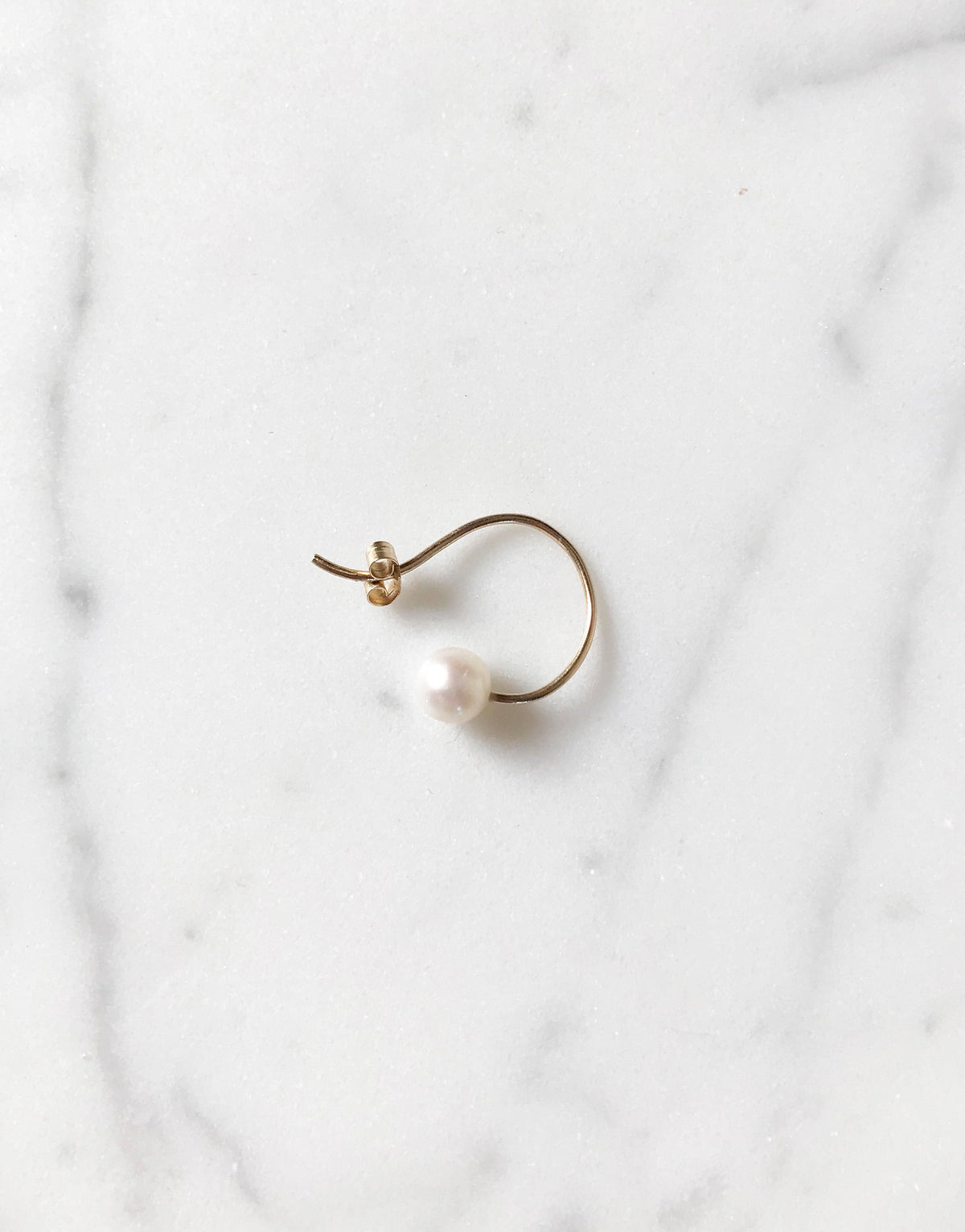 ONE PEARL HOOP EARRINGS