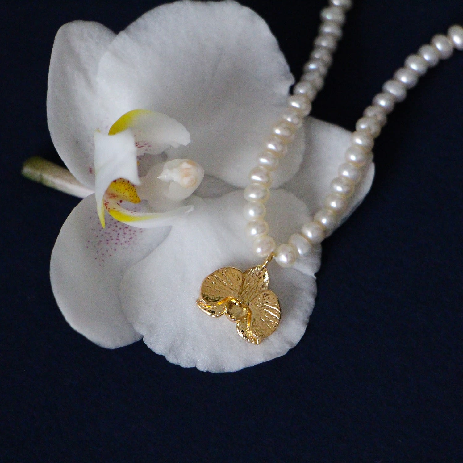 Orchid White Pearl Necklace