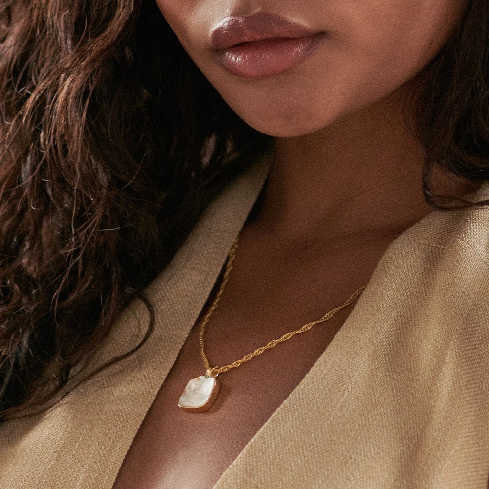 organic-mother-of-pearl-necklace-18ct-gold-plated-daisy-london