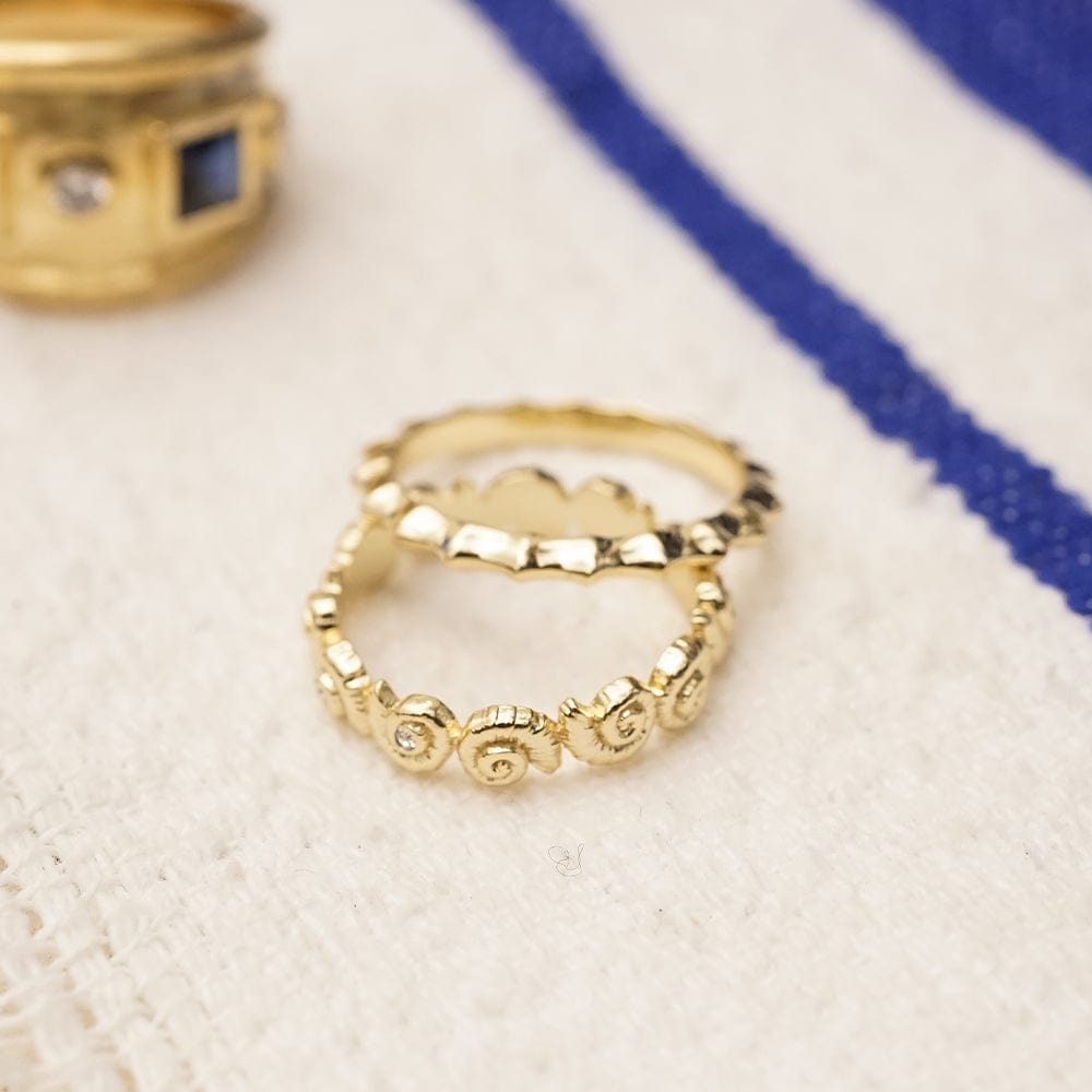 organic-ridge-band-ring-18ct-gold-plated-daisy-london