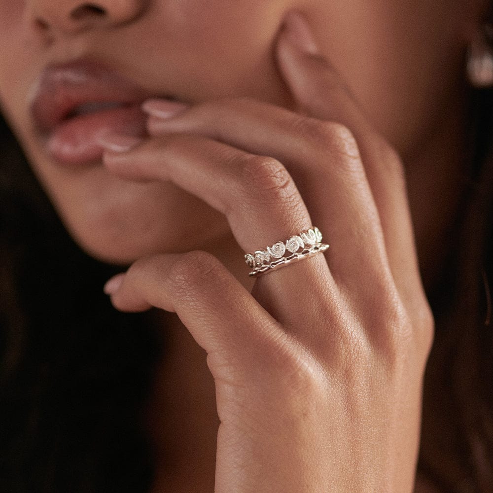 organic-ridge-band-ring-sterling-silver-daisy-london