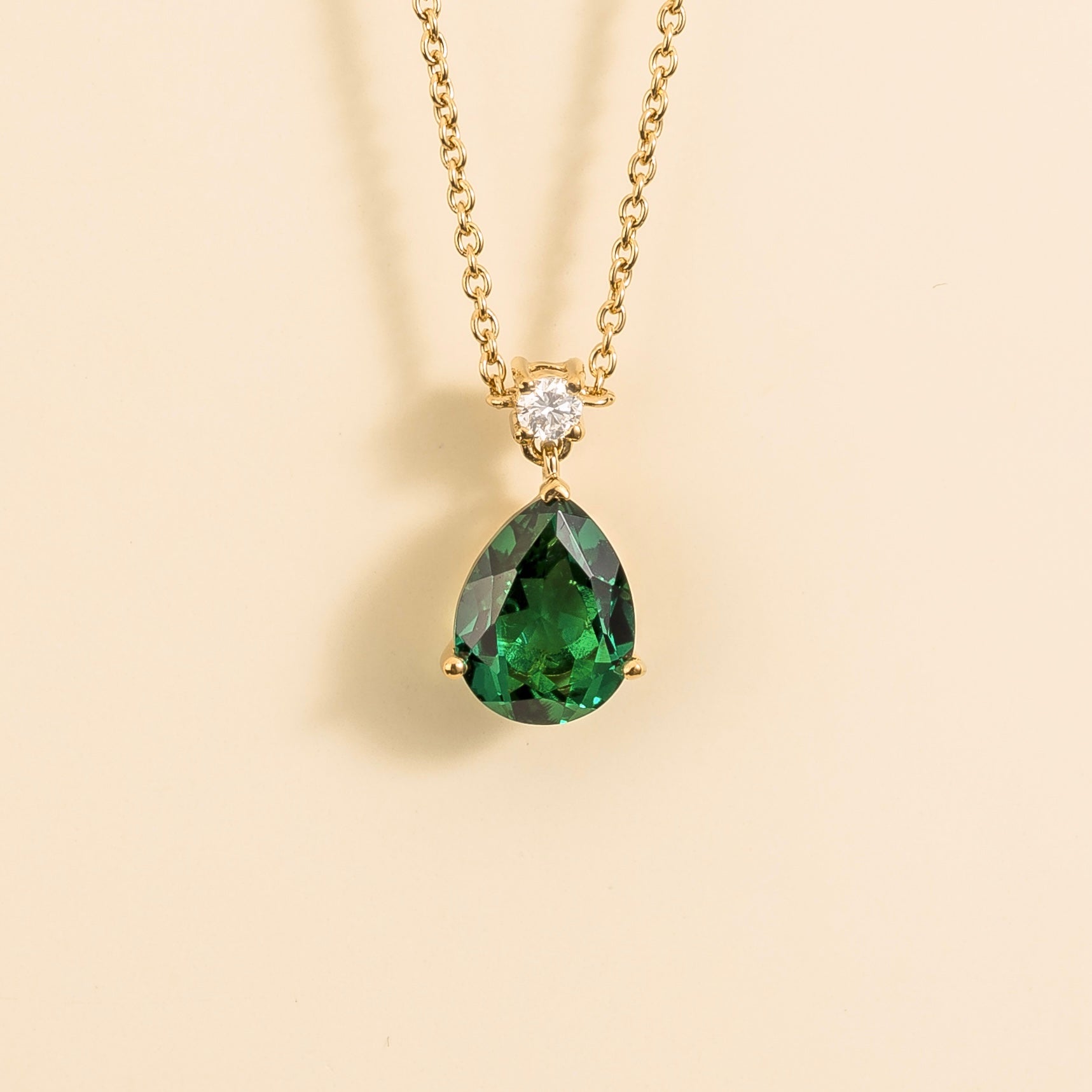 Ori Medium Pendant Necklace In Emerald & Diamond Set In Gold