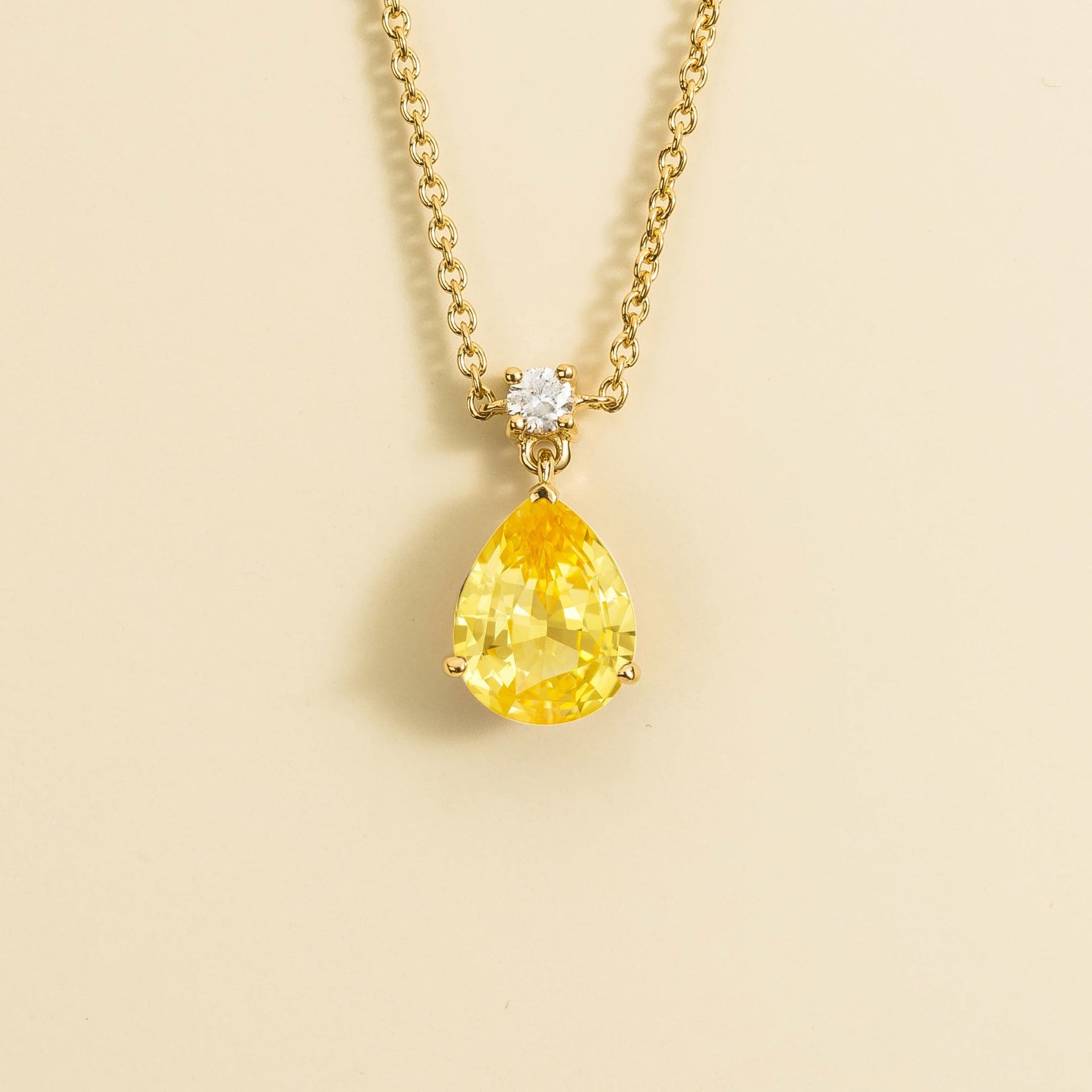 Ori Medium Pendant Necklace In Yellow Sapphire & Diamond Set In Gold