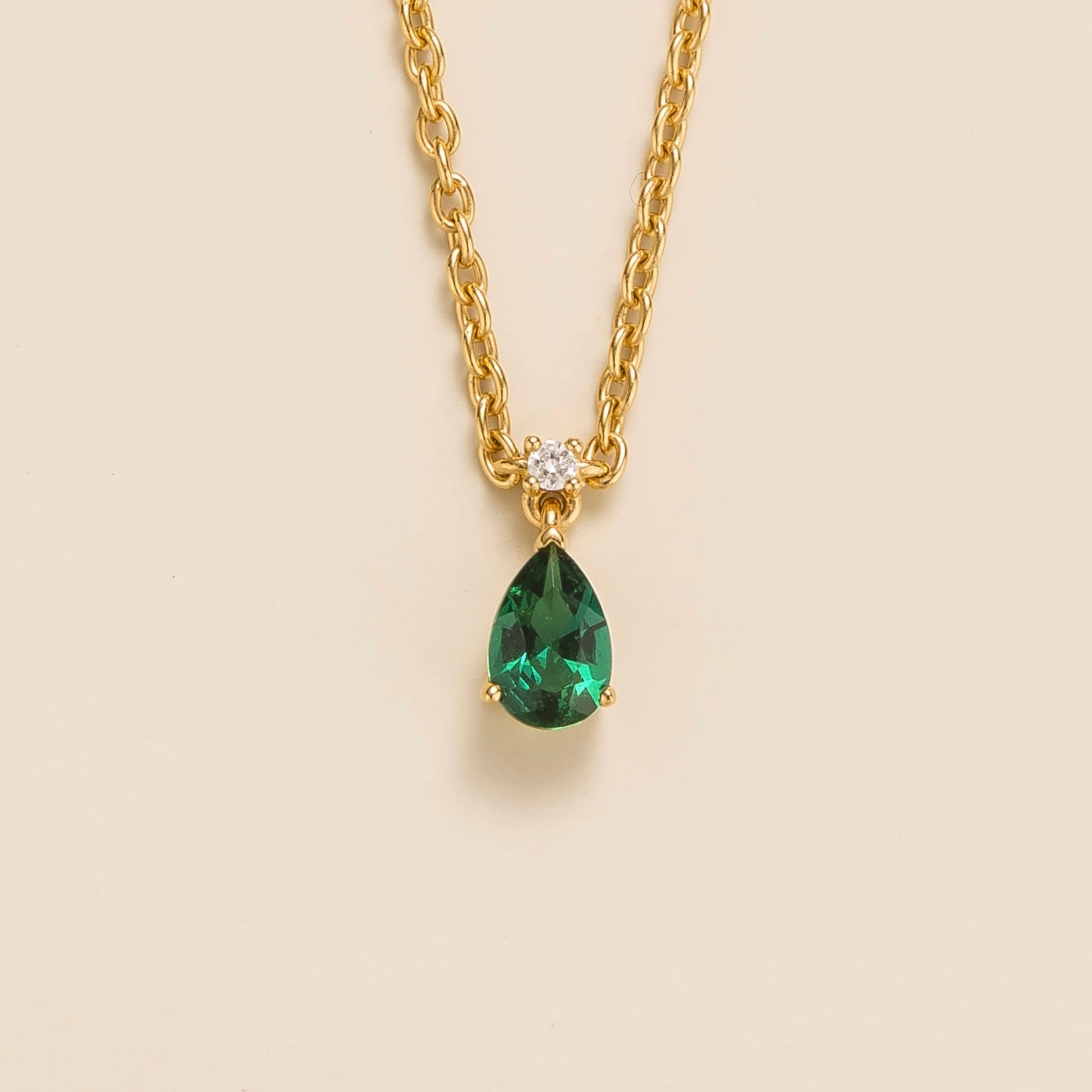 Ori Small Gold Pendant Necklace In Emerald & Diamond
