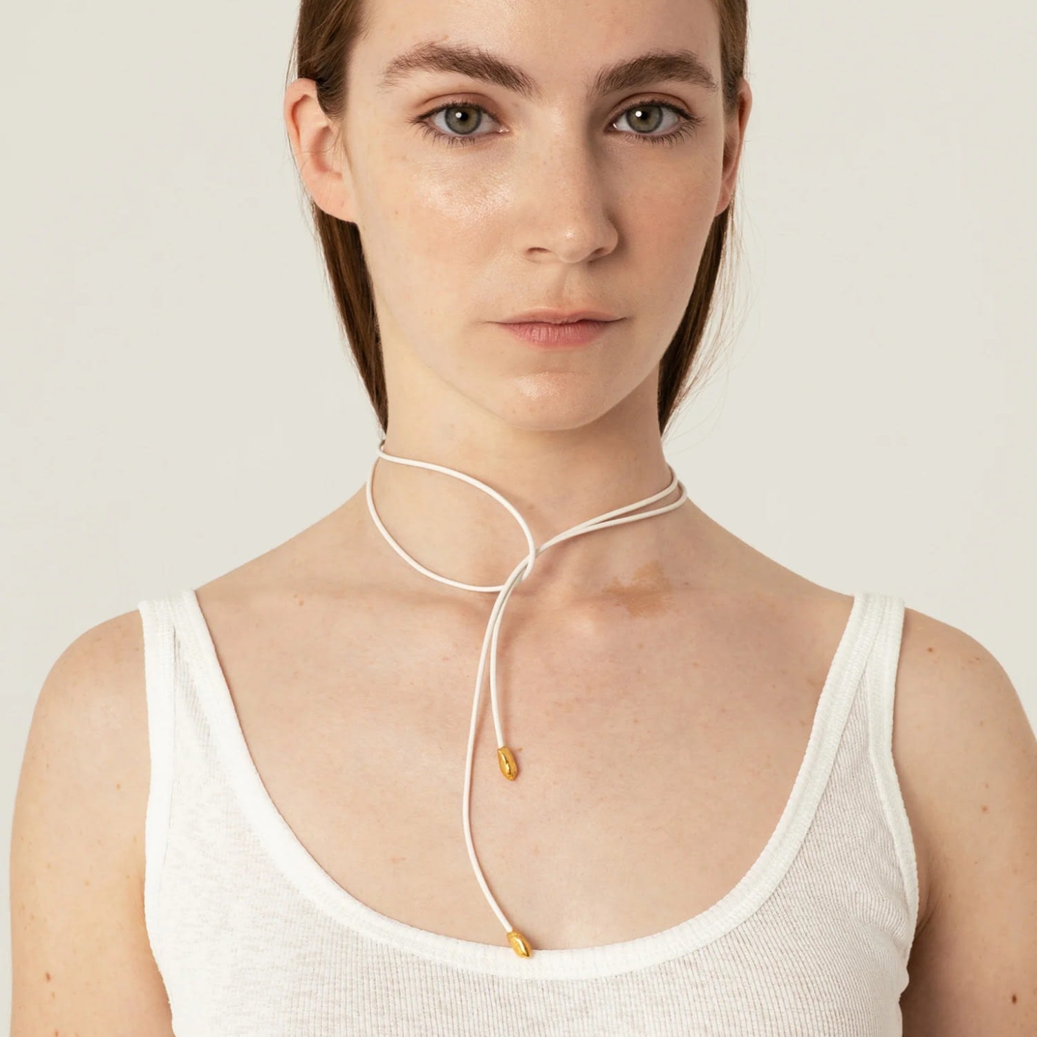 Origin Bow White Necklace Gold