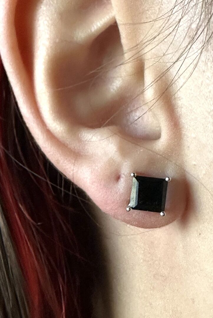 Basket-Set Square Black Onyx Stud Earrings