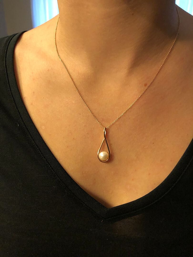 Solitaire Tahitian Pearl Cradle Pendant