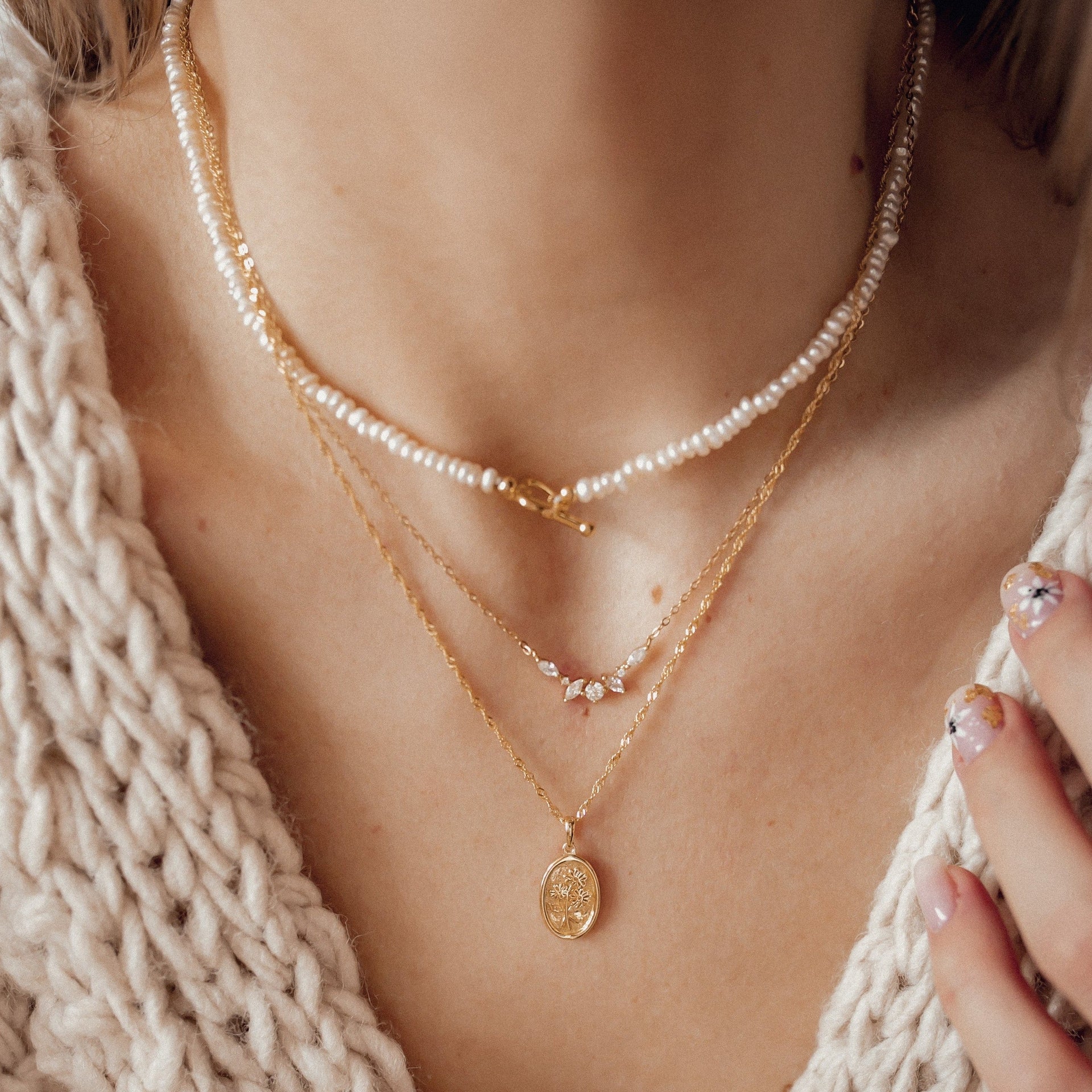 Oval Daisy Pendant Sterling Silver Gold