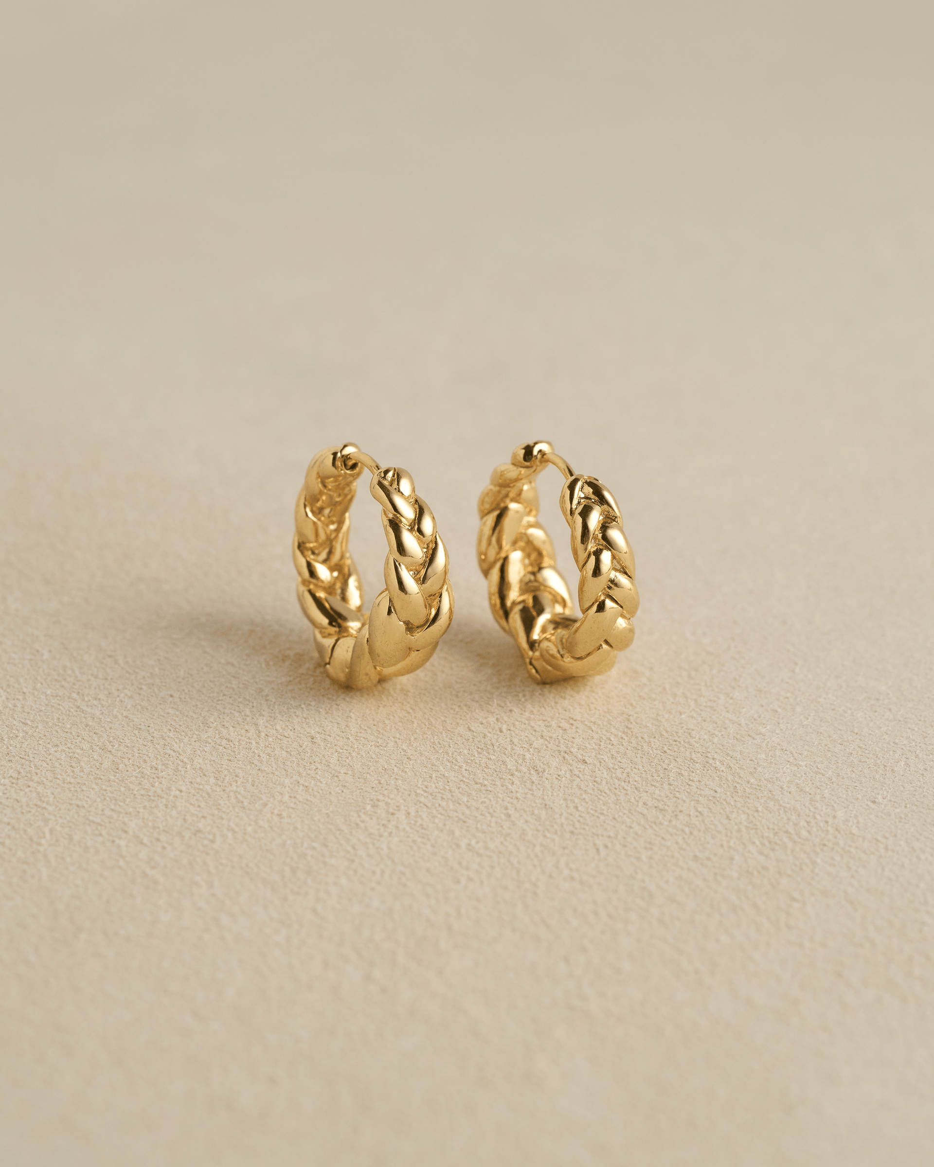Pythia Hoops