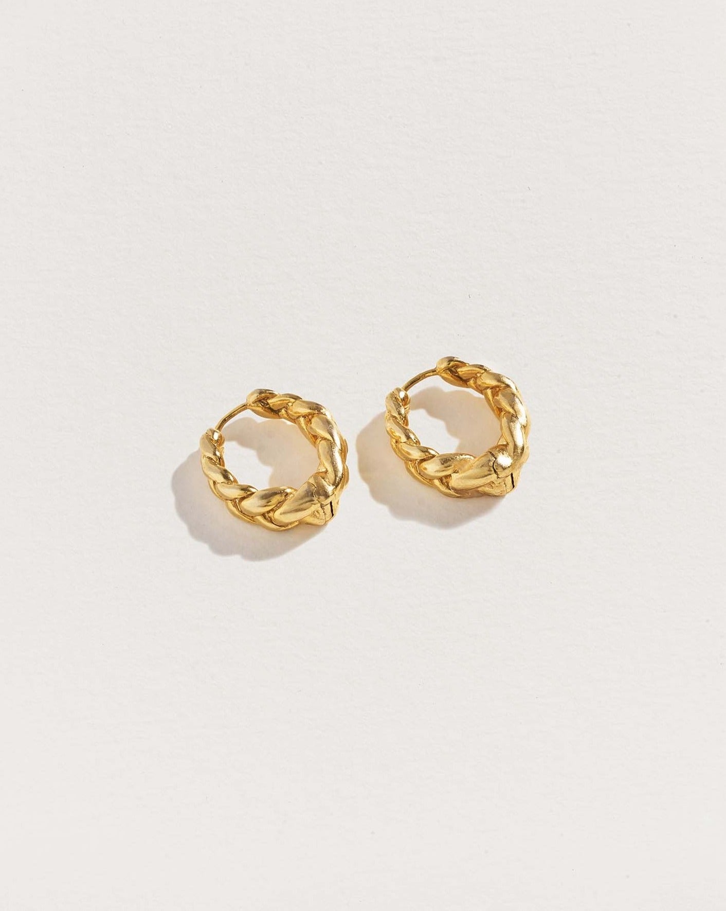Pythia Hoops