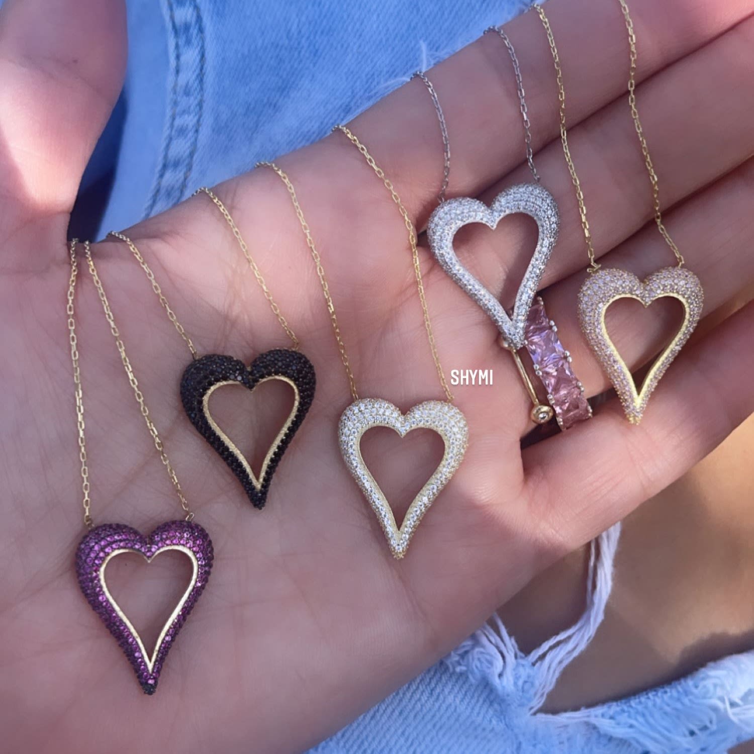 Pave Cutout Wide Heart Necklace - Black