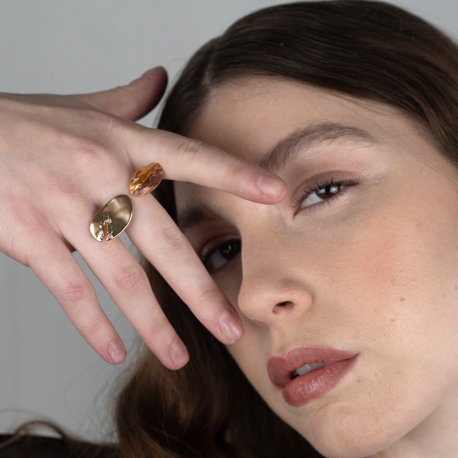 Floating Stone Peach Glass Huggie Ring