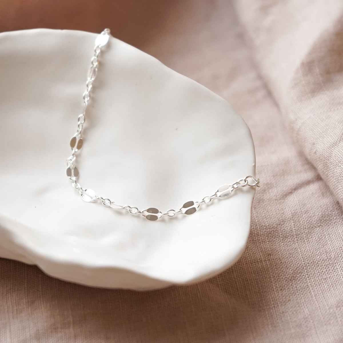 peachy-chain-bracelet-925-sterling-silver-daisy-london
