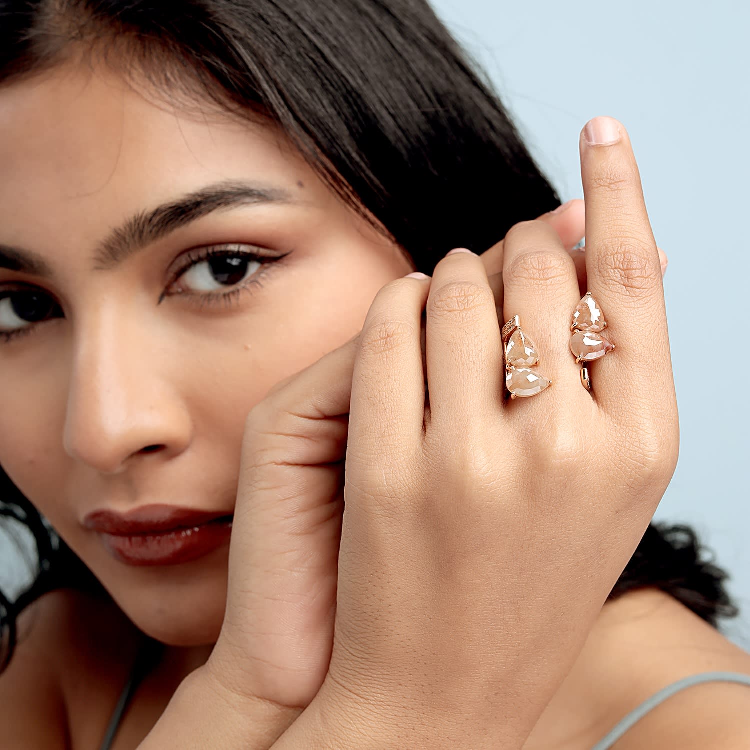 Natural Ice Diamond Between The Finger Ring In Rose Gold