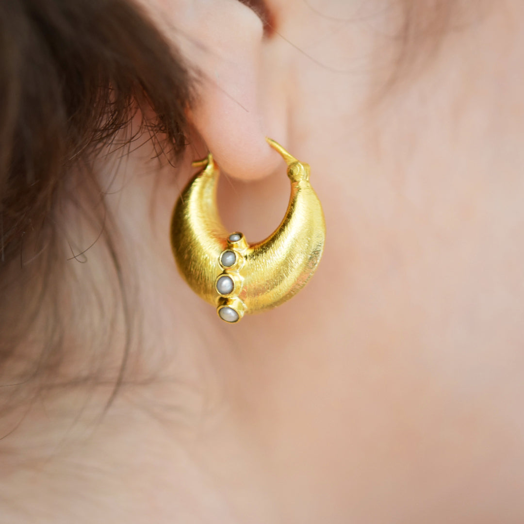 Pearl Cashew Earrings