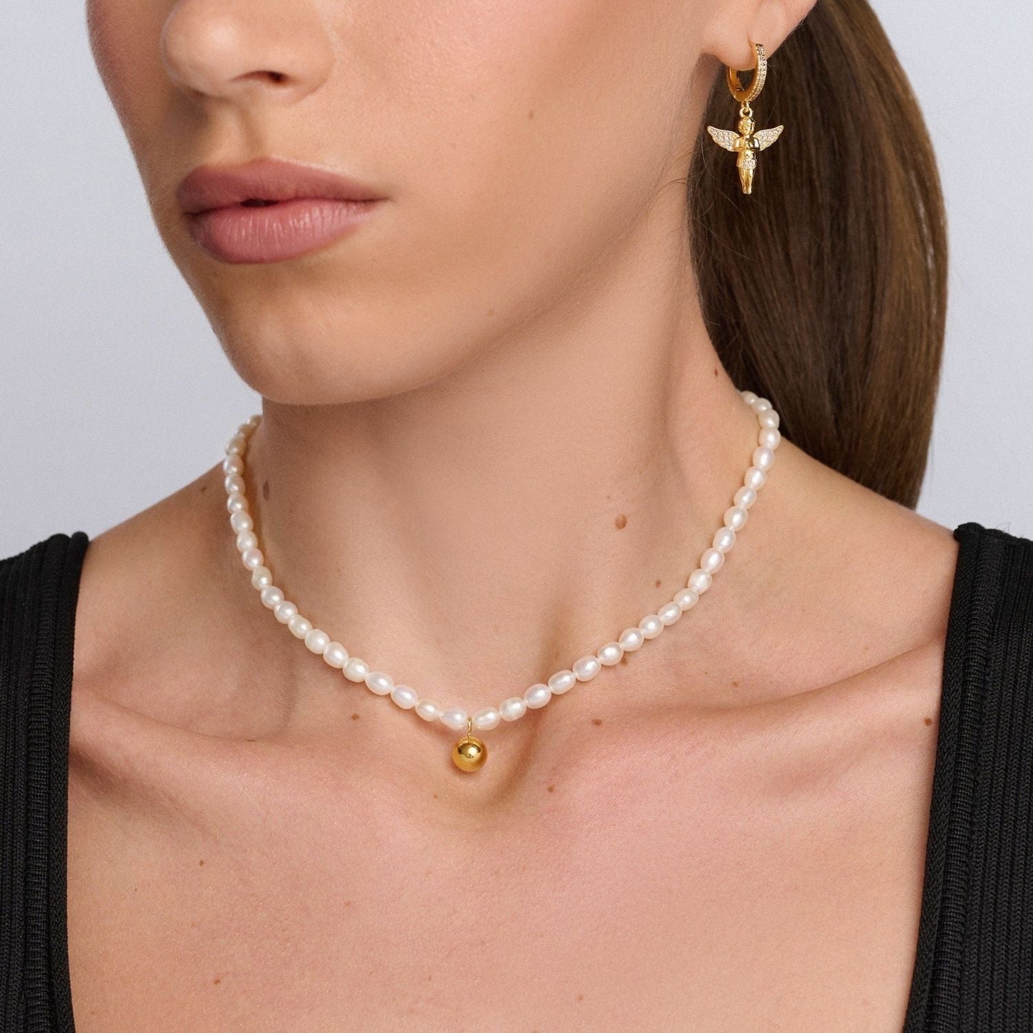 Pearl Choker With Gold Sphere Pendant