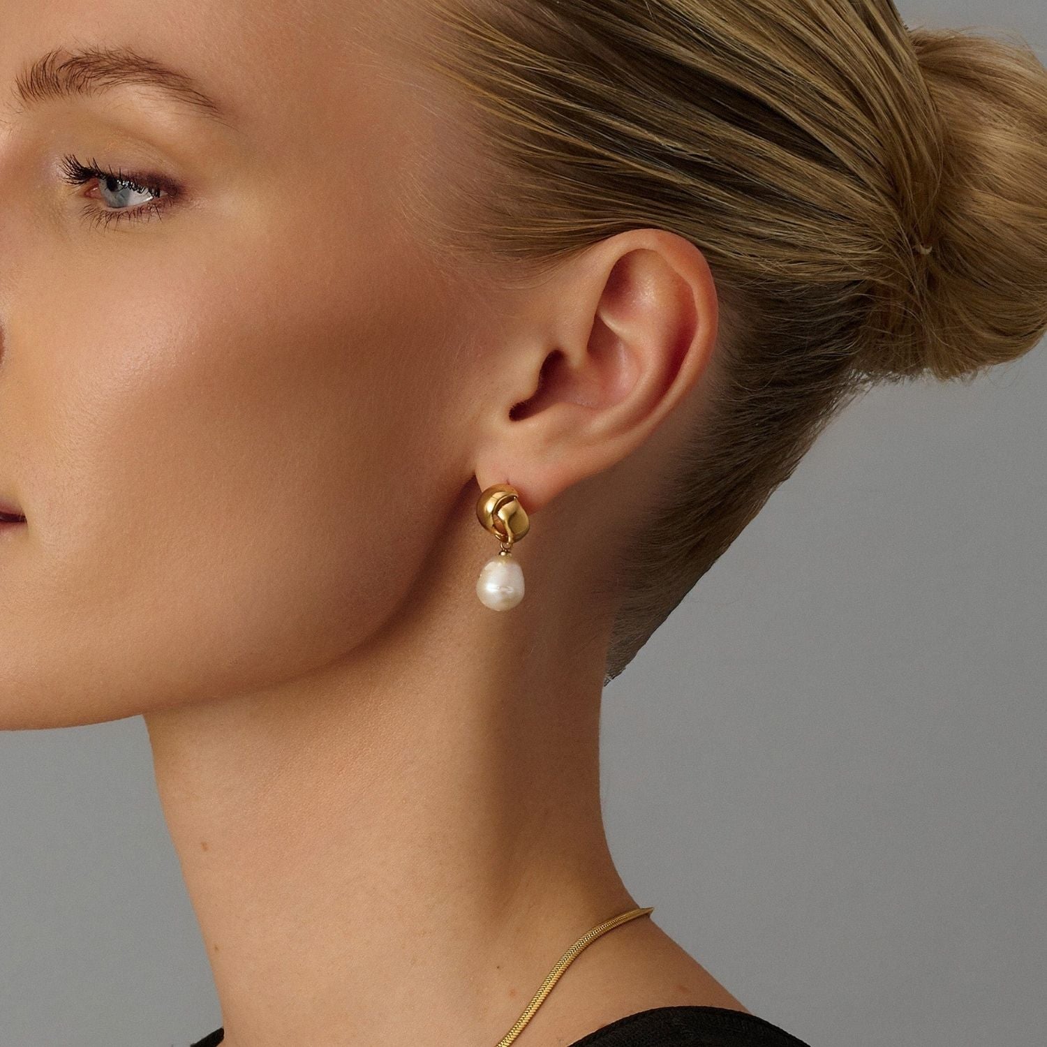 Pearl Drop Earrings In Gold