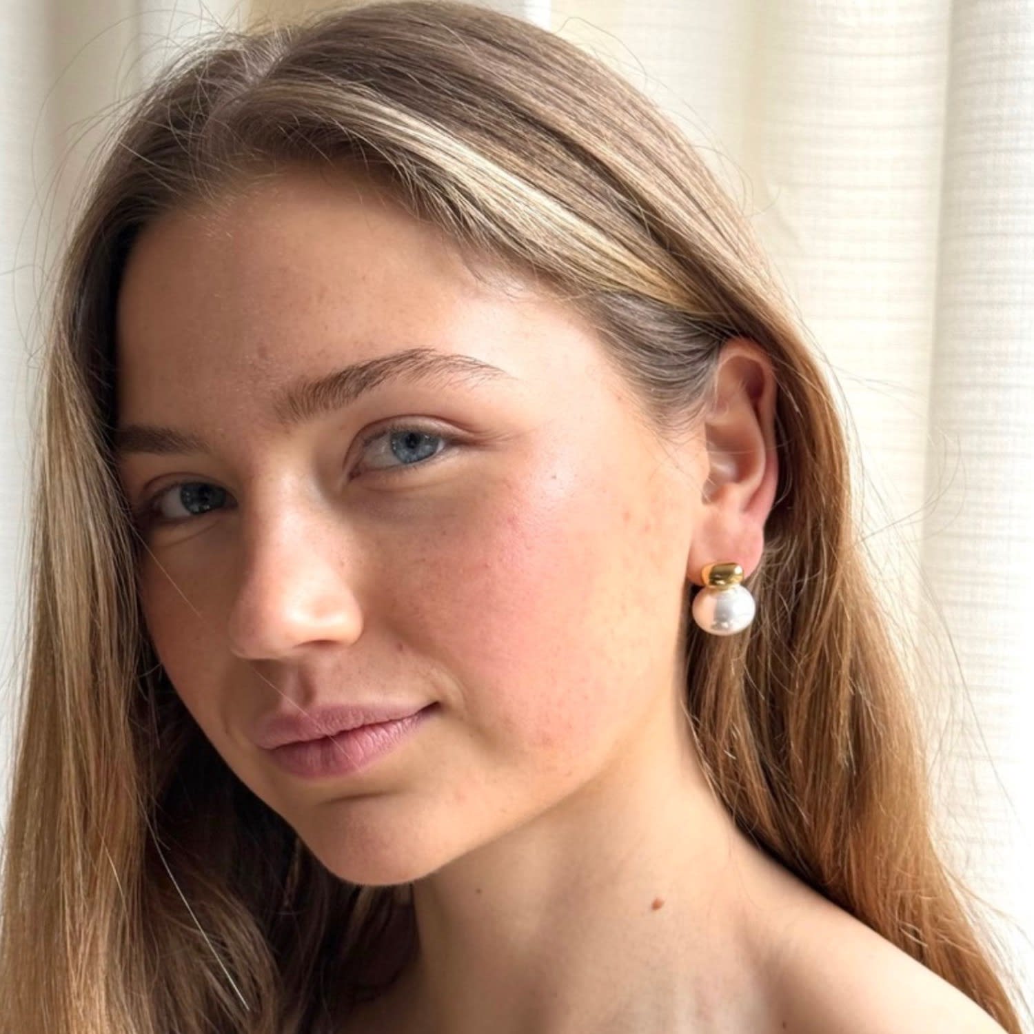 Pearl Gold Stud Earrings