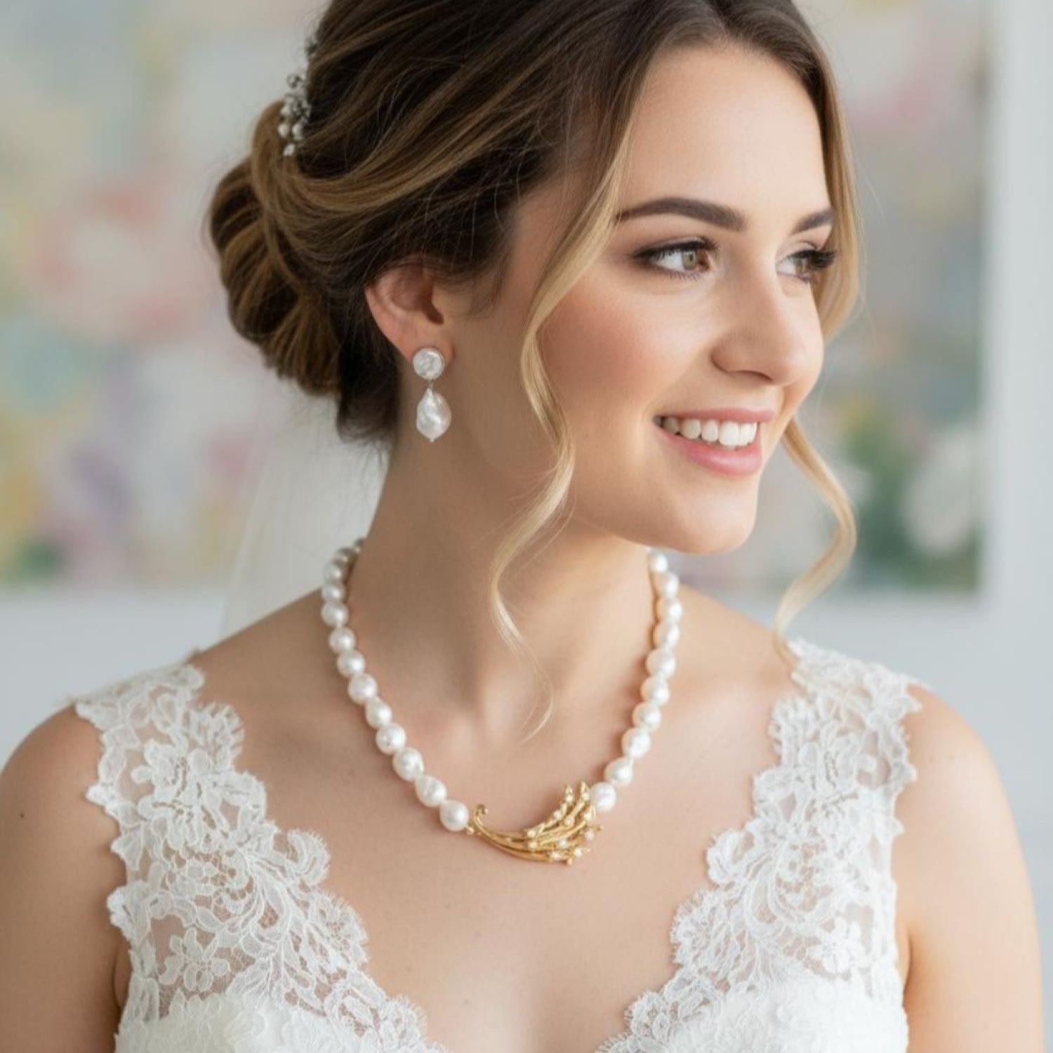 Pearl Necklace With Antique Sea-Inspired Brooch
