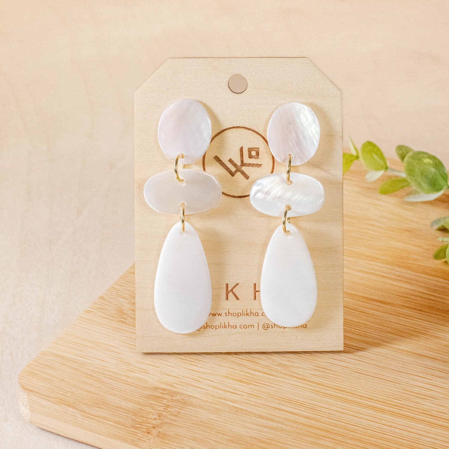 Pearl White Raindrop Mother-Of-Pearl Earrings