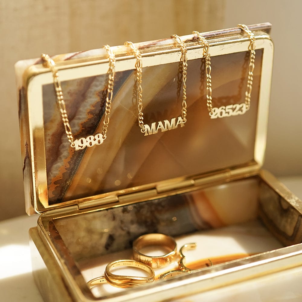 personalised-name-bracelet-18ct-gold-plated-daisy-london