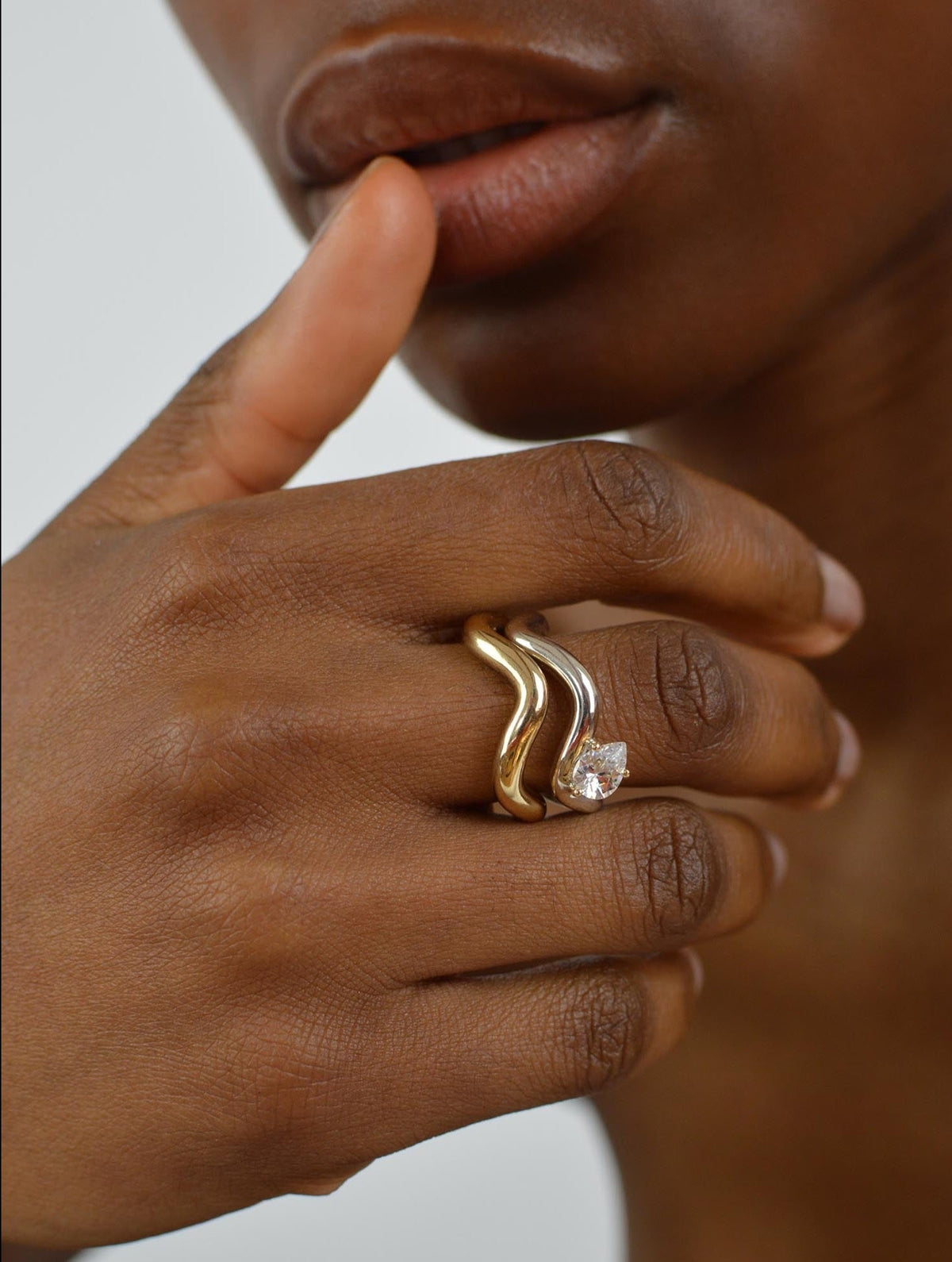 PETITE COMETE BOLD STONE RING