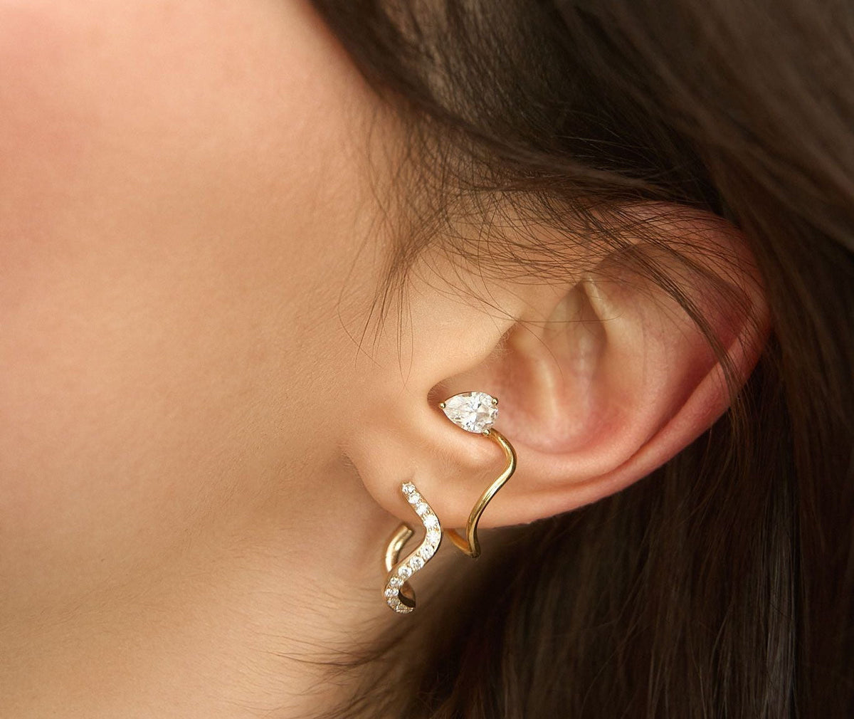 PETITE COMETE MEDIUM PAVÉ EARRING