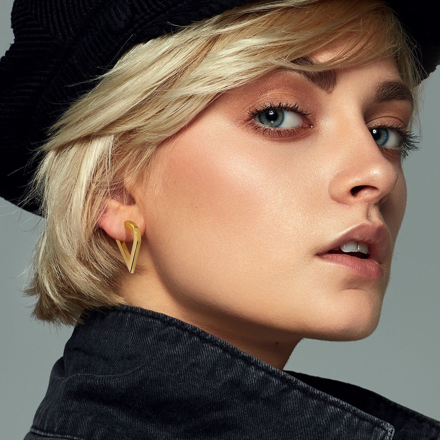 Stylized Waterdrop Drop Earrings - Gold