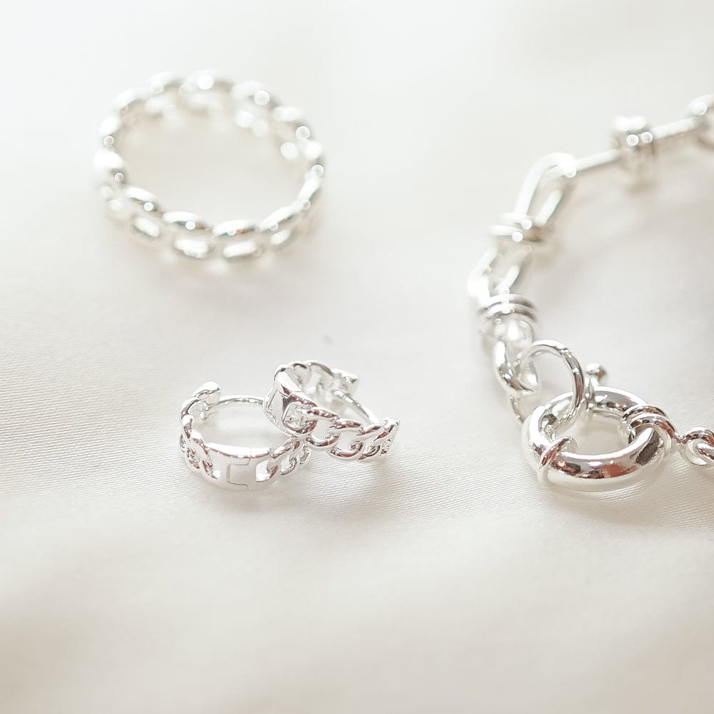 polly-sayer-chain-huggie-hoop-earrings-sterling-silver-daisy-london