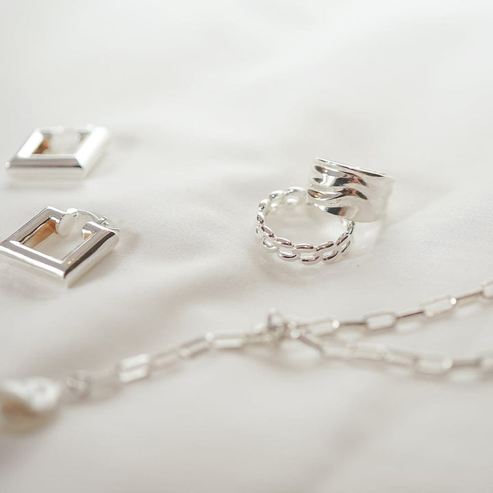 polly-sayer-chunky-tidal-ring-sterling-silver-daisy-london