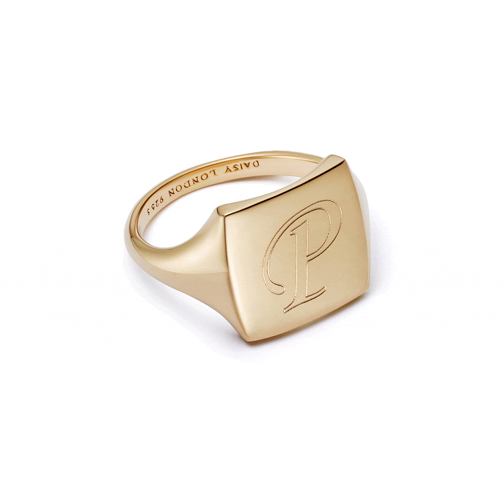 polly-sayer-engravable-square-signet-ring-18ct-gold-plated-daisy-london