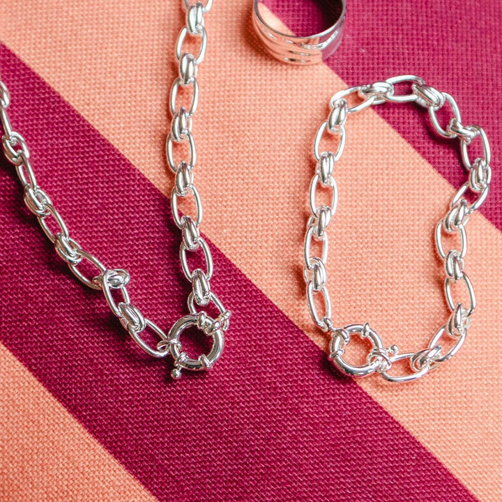 polly-sayer-vintage-link-chain-bracelet-silver-plated-daisy-london