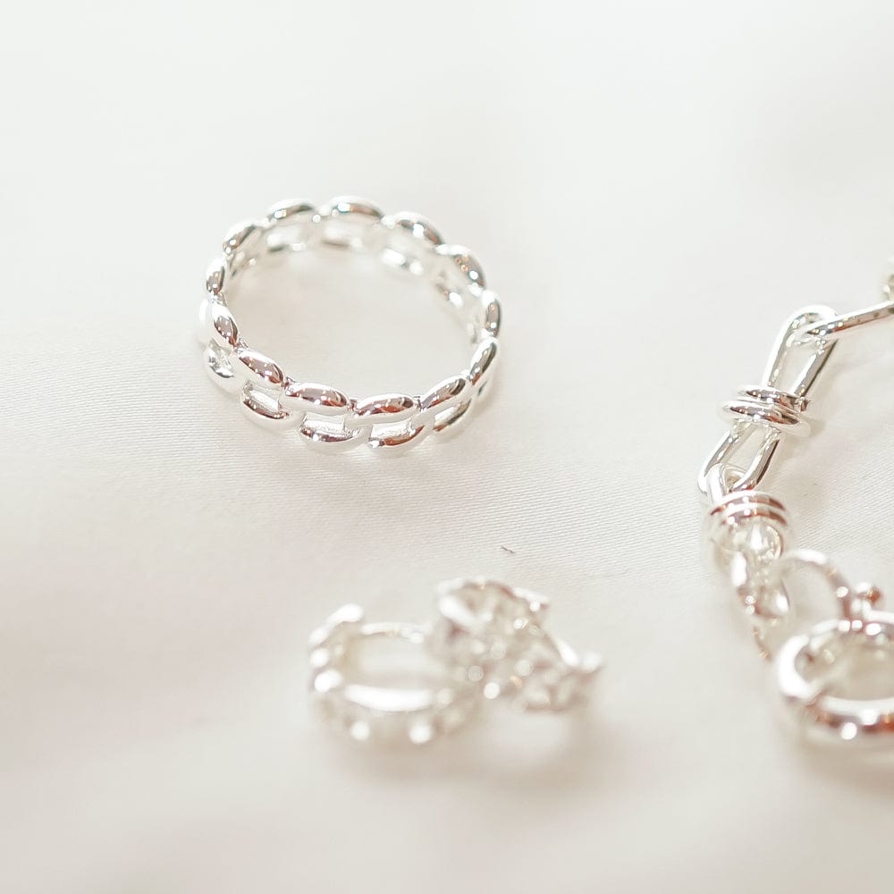 polly-sayer-solid-chain-ring-sterling-silver-daisy-london