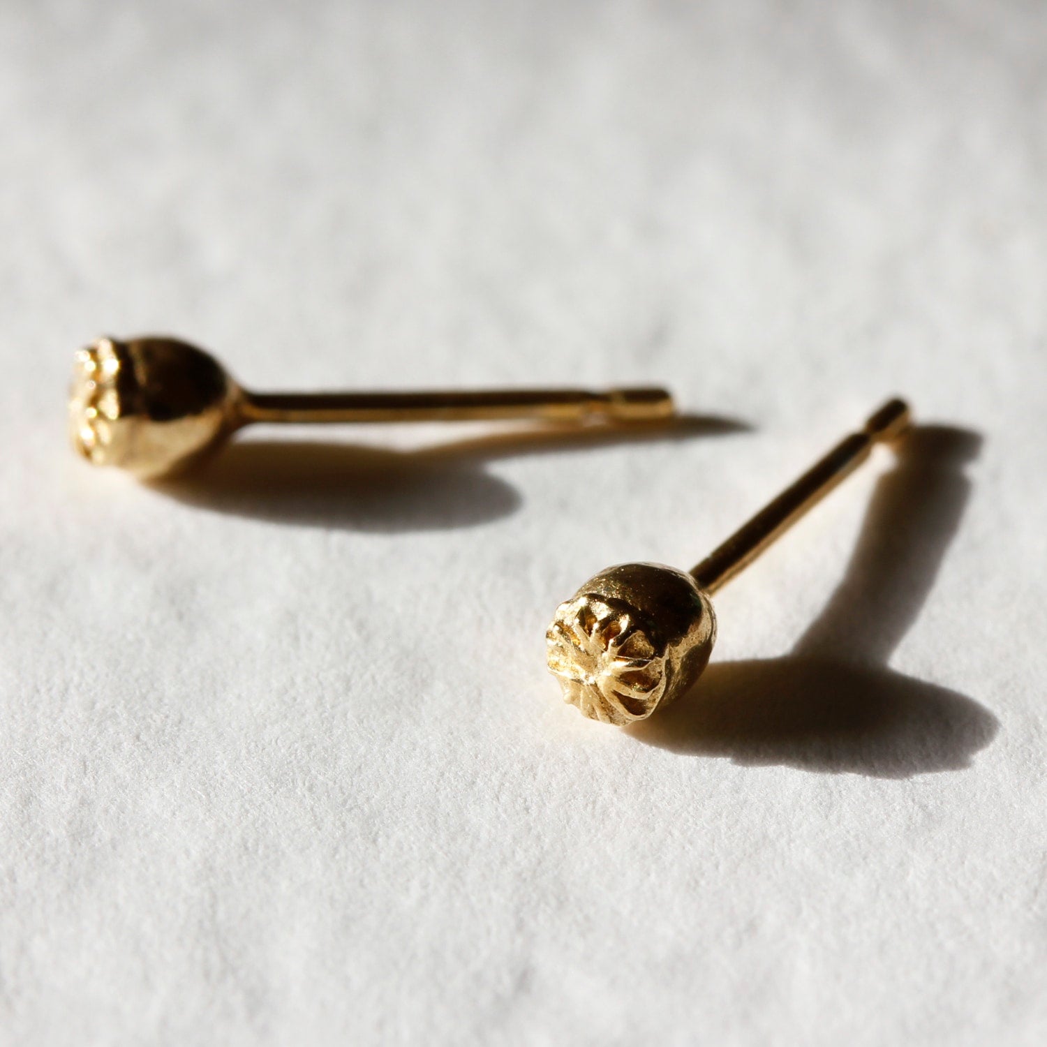 Poppy Seedpod Earrings - Gold