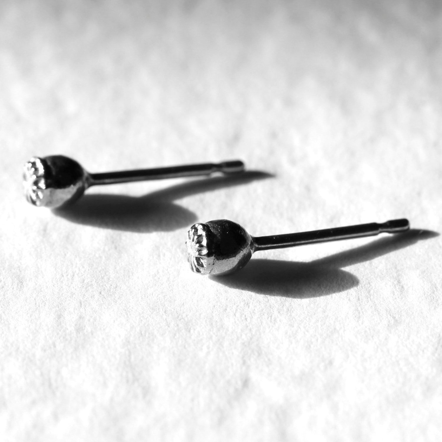 Poppy Seedpod Earrings - Silver