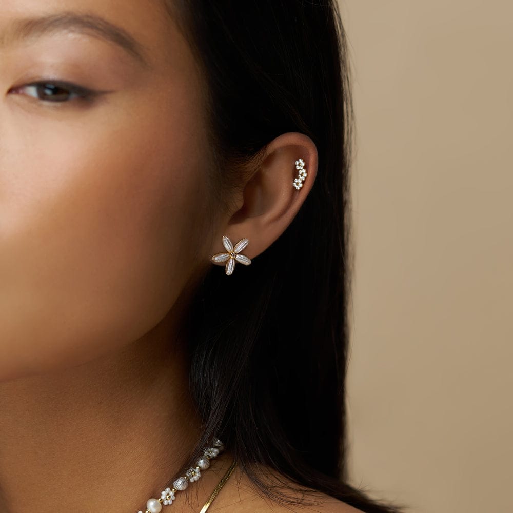 Curved Crystal Flower Labret
