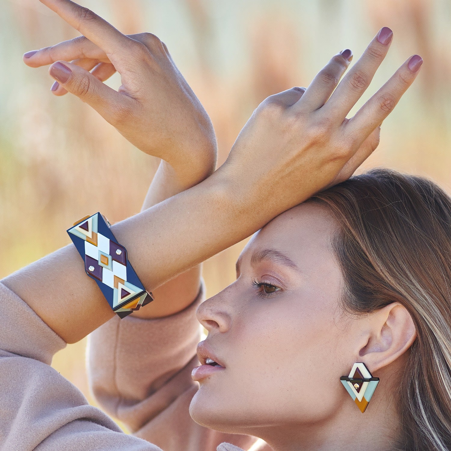 Handmade Acrylic Bracelet Kuntur Turquoise Green