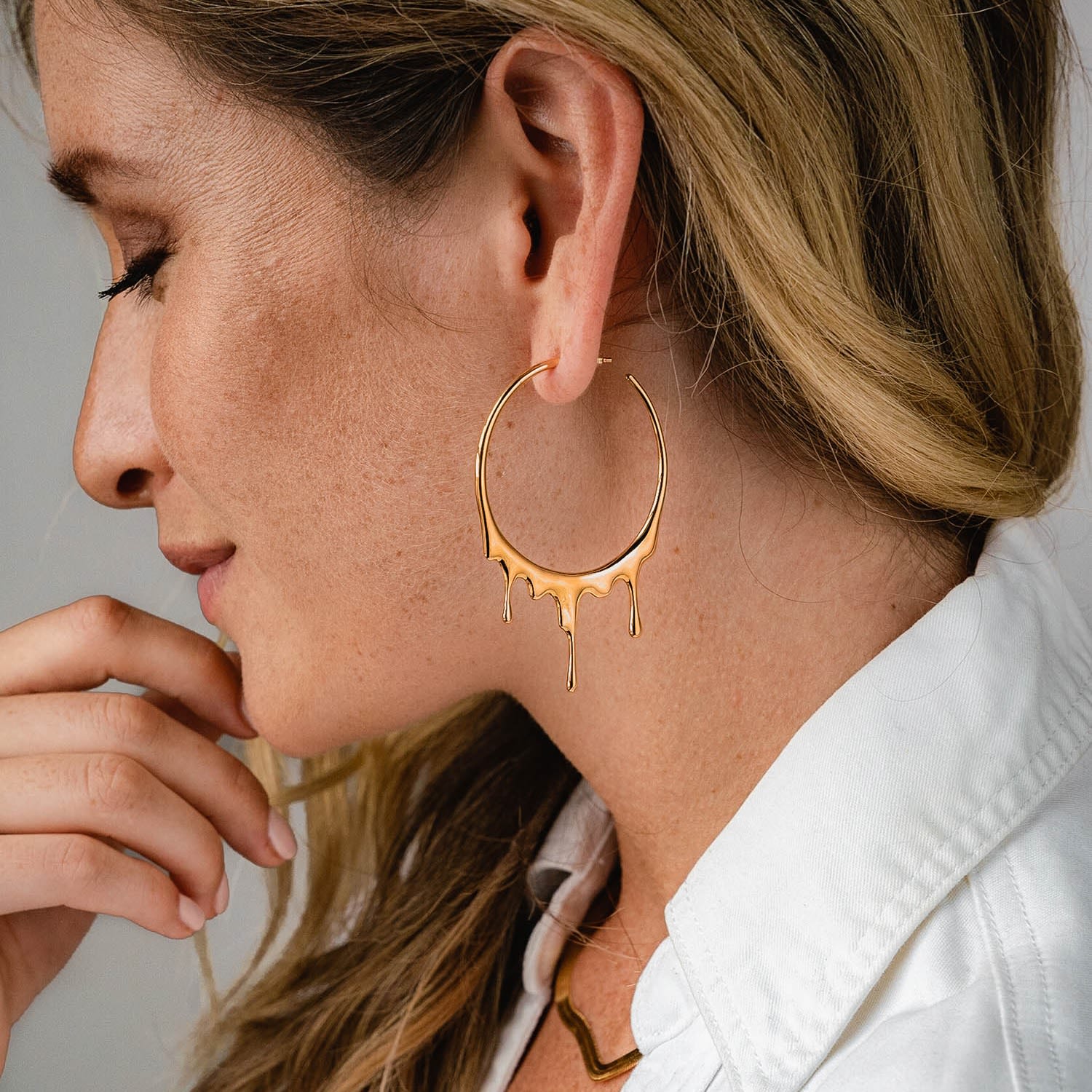 Dripping Circular L Gold Vermeil Hoop Earrings