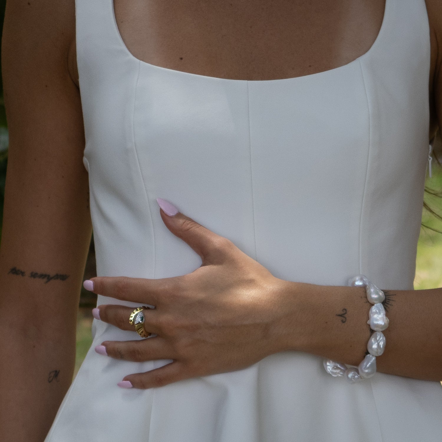 Queen’s Touch Baroque Pearl Bracelet - White