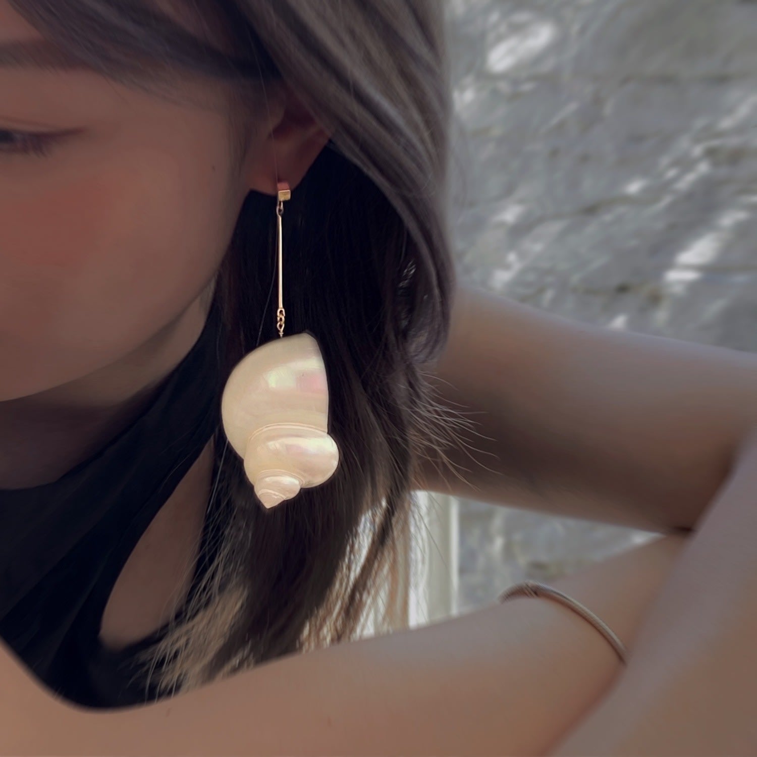 Moonlight Shell Earring - White