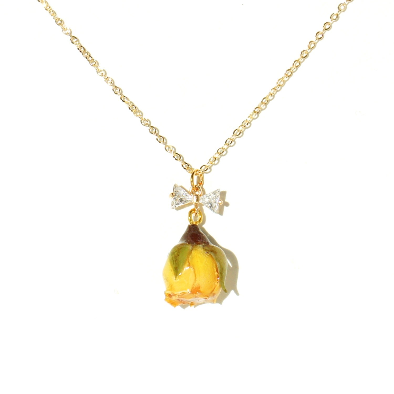Real Flower Rosa Brillante Yellow Rosebud Pendant Chain Necklace With Crystal Bow