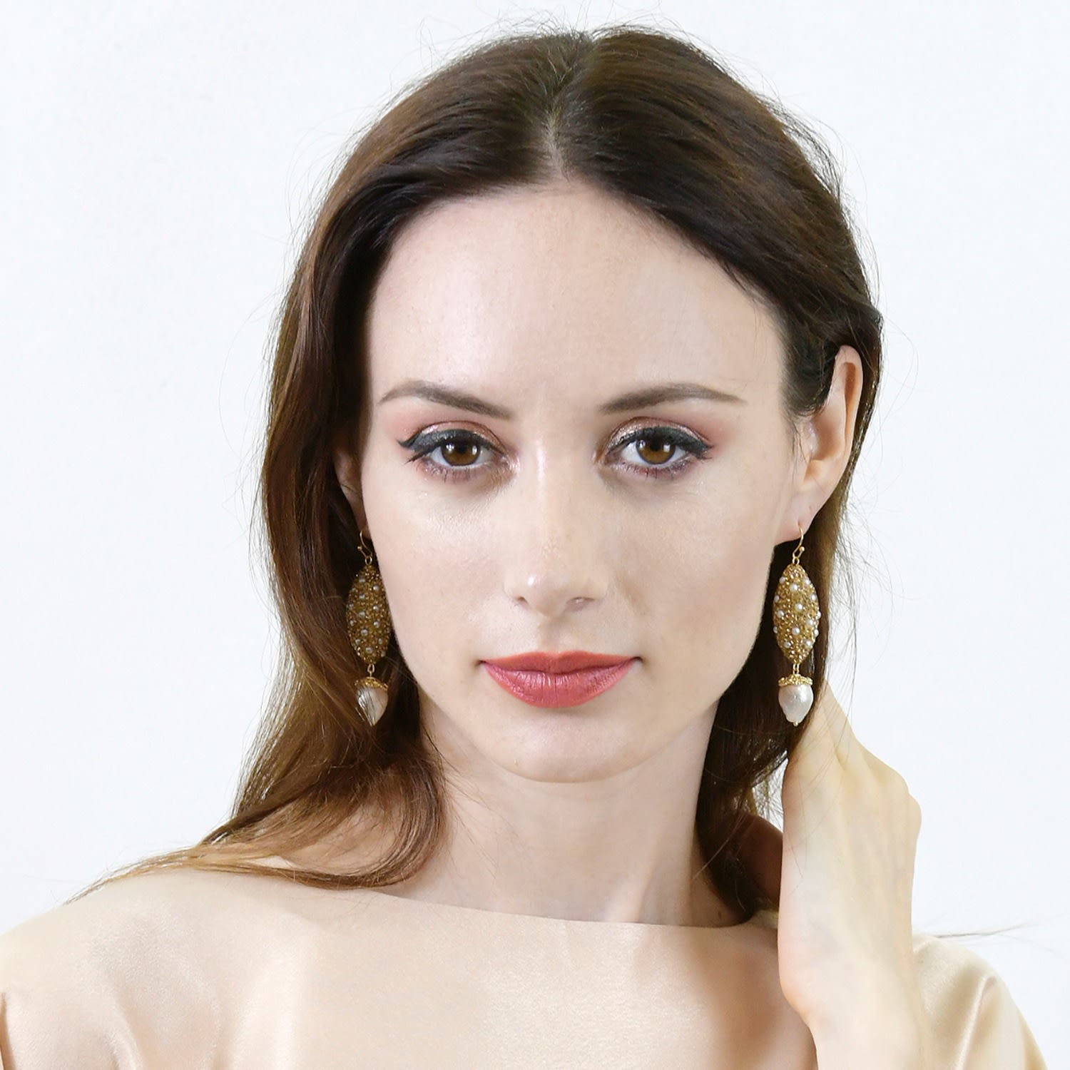 Rhinestones Bordered Freshwater Pearls Dangle Earrings