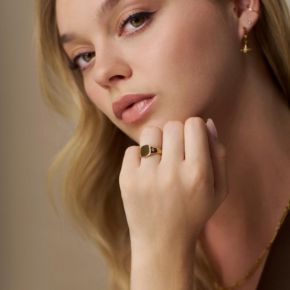 LUXE Crystal Starburst Signet Ring